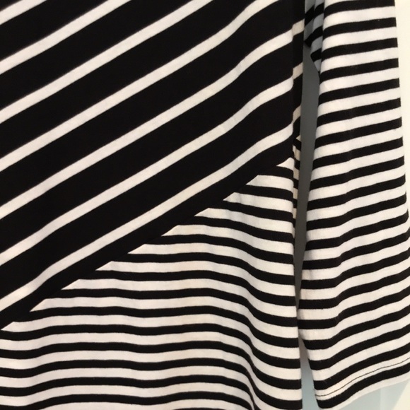 Chico’s Long Sleeved Zenergy Top - Picture 6 of 8